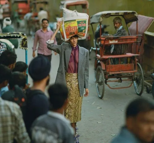 Fashion editorial on a busy Indian city street, style and daily life in Mumbai or Delhi